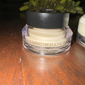 Bobbi Brown Face and Eye Base